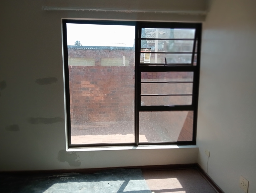2 Bedroom Property for Sale in Langenhovenpark Free State